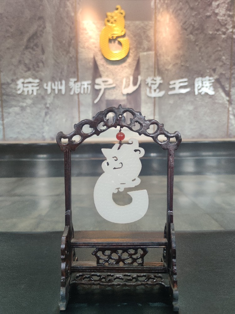 漢白玉支架玉龍