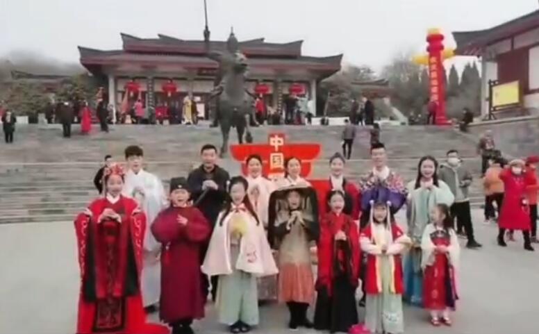 游客漢禮互動(dòng)